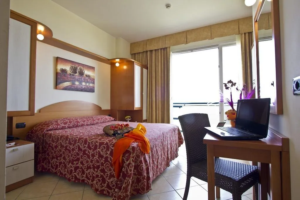 Hotel Palm Beach B&B Sea View Rimini 3*,  Italy